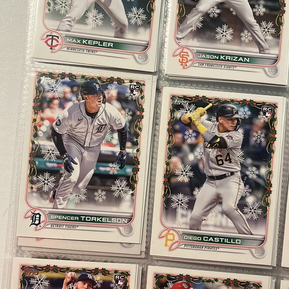 Binder with approx 40 card pages filled front in back at 18 cards per page - Picture 5 of 16